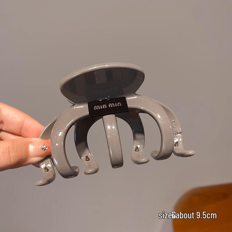 Großer französischer Retro-Klammer-Haarclip für elegante Damenfrisuren.