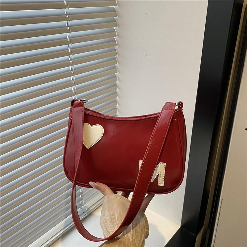 

Простая и модная сумка под мышкой женская 2025 лето новая модная одноплечевая сумочка однотонная ручная маленькая квадратная сумка женская сумка красный