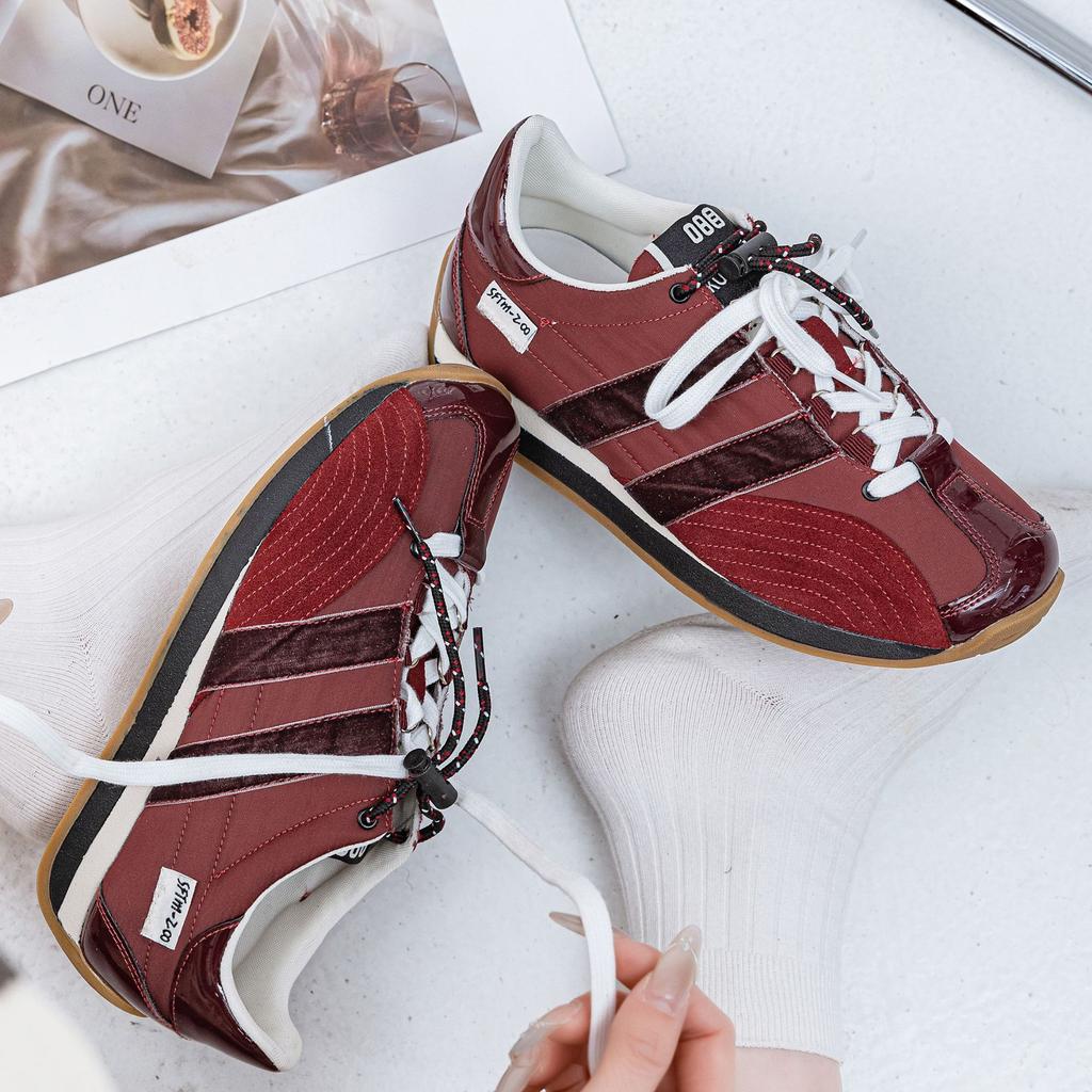 2025 spring new retro round head leather lace-up German training shoes for women, the same color matching flat-soled Forrest Gump shoes, board shoes