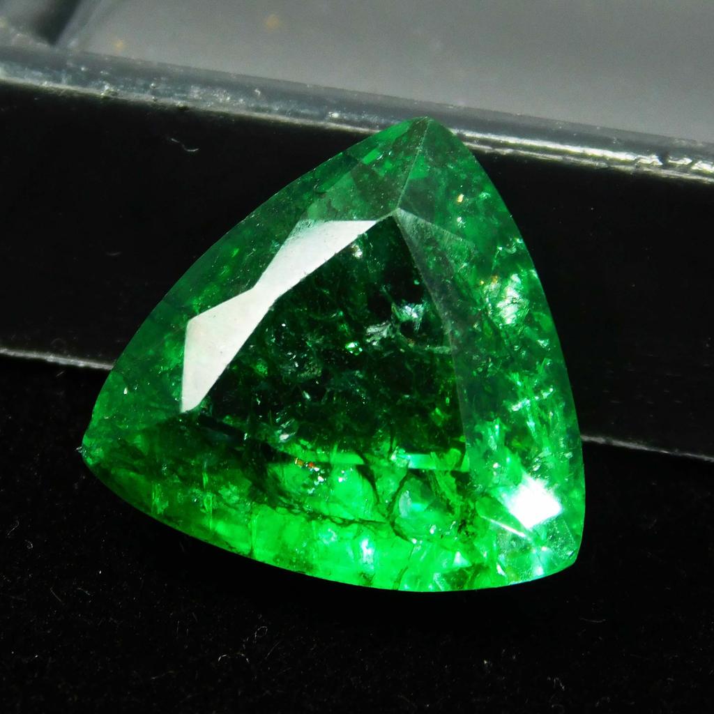 Natural Green Emerald Loose Gemstone 7 Ct Trillion Cut Colombian for Jewelry Making and Crafts