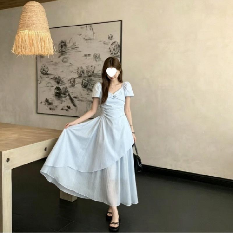 Summer new fashion temperament Korean version of versatile square collar pleated bubble sleeves waist thin dress women's trend