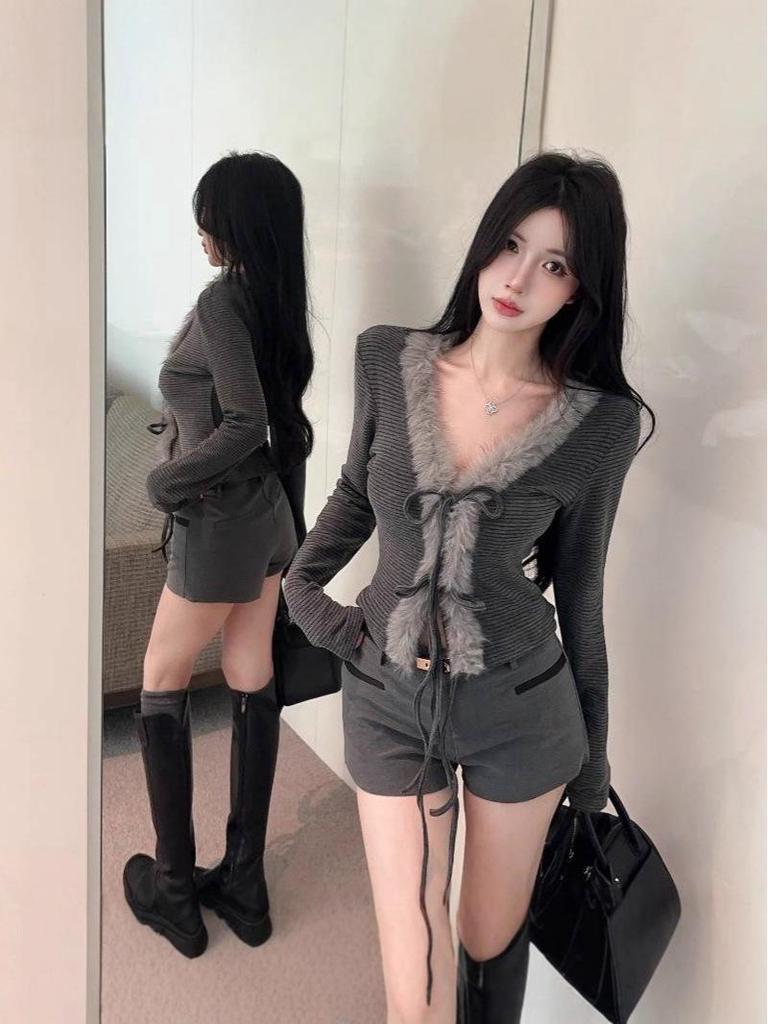 Fashionable Chic Slim-Fit Base Layer Top with High-End Patchwork Fur Stripes for Women - Autumn/Winter.