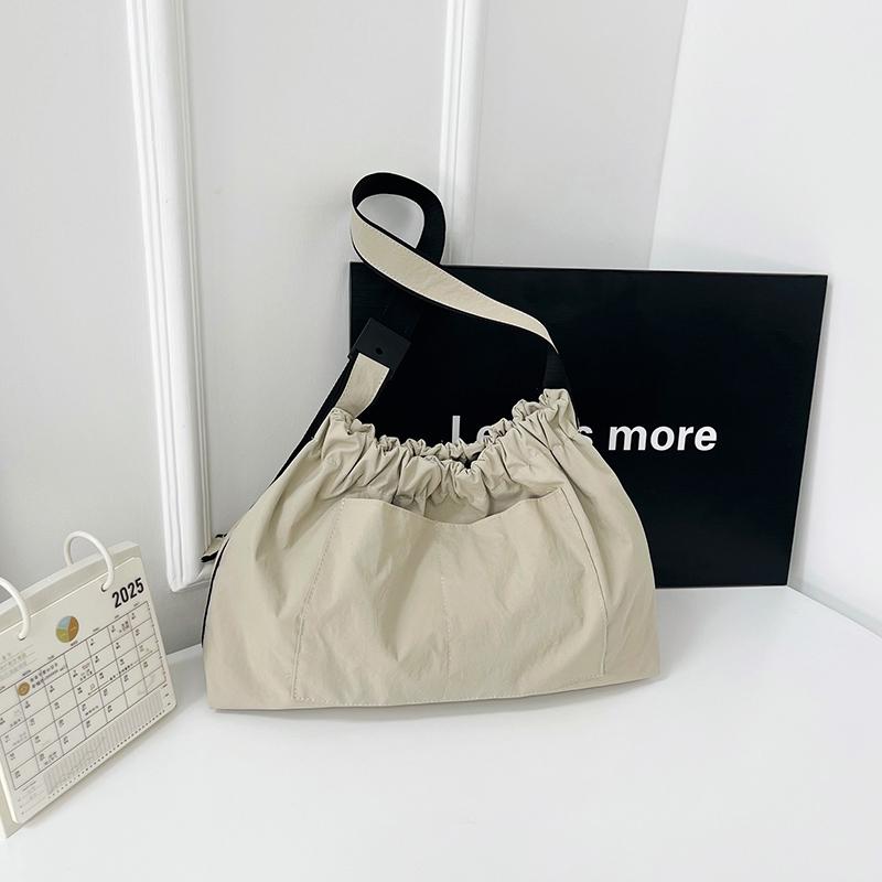 Large Capacity Crossbody Bag Women's Pleated Lightweight Shoulder Bag Underarm Bag