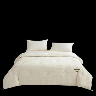 Muji All-Season Class A Jacquard Polyester Quilt