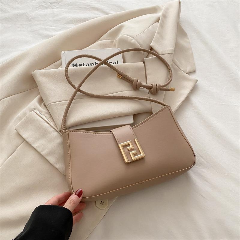 

Литературная текстура популярная сумка подмышечная сумка женская новая трендовая однотонная нишевый дизайн портативная сумка через плечо хаки