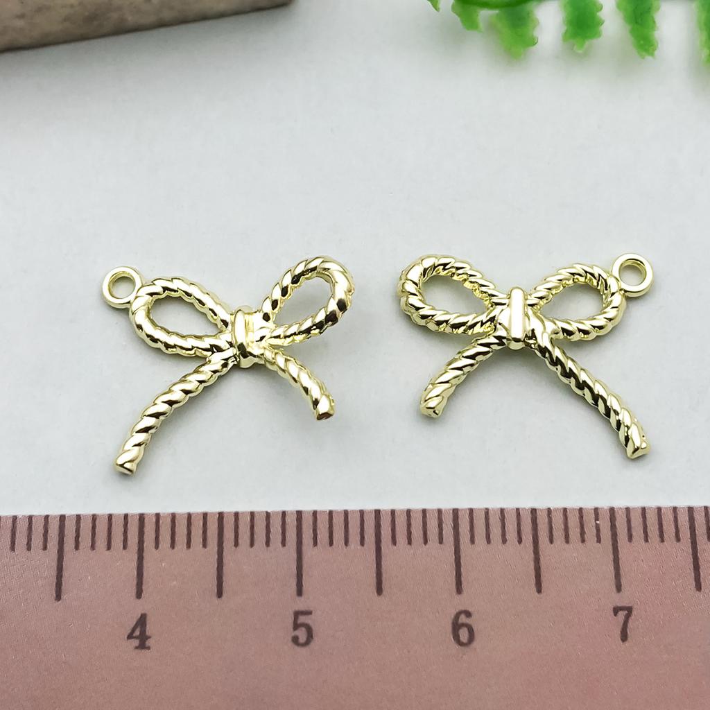 Hängender Vergoldeter Farbechthaltender Diy Schleife Hohl Anhänger Anhänger, Legierung Halskette, Armband, Ohrringe, Handgefertigter Schmuckzubehör