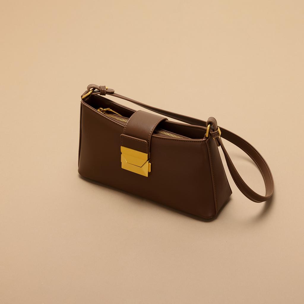 American retro soft leather underarm bag for women, 2024 spring/summer new commuter baguette bag, fashionable shoulder and crossbody bag