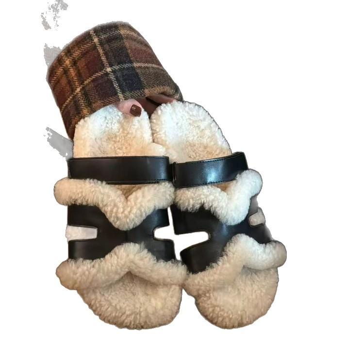 2025 soft bottom autumn and winter new open-toe comfortable daily flat bottom one-word drag black fluffy slippers women's outer wear