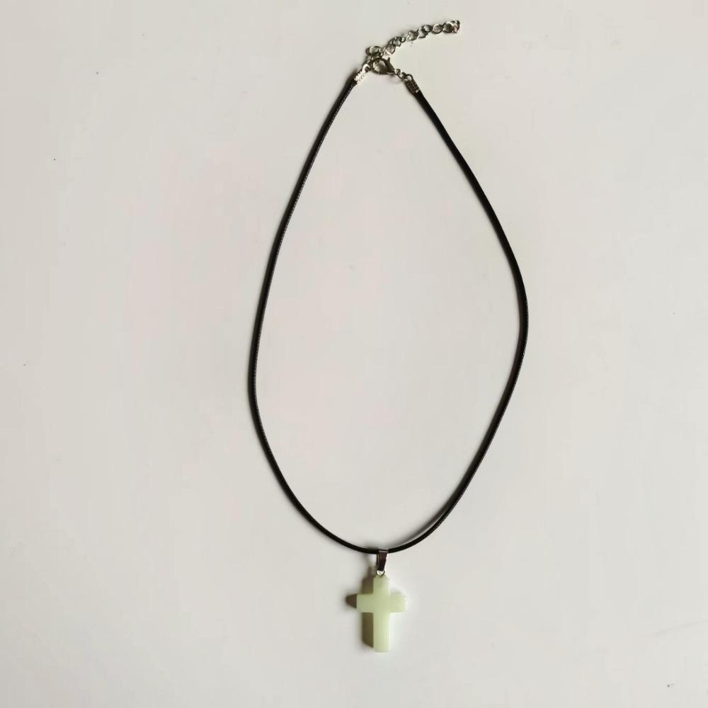 Cross Design Pendant Necklaces Luminous Necklace Night Fluorescence Glow In Dark Noctilucent Glowing Necklace Classic Necklace