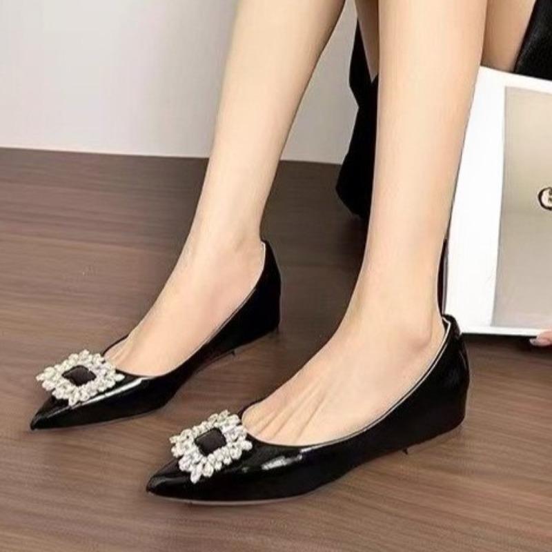 Fashion French Temperament Nude Shoes Spring and Summer New Fashion Buckle Shallow Patent Leather Low-heel Rhinestone Inner Heightening