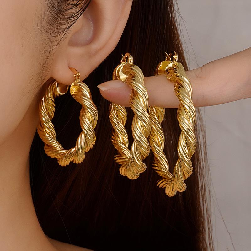 Chic Golden Geometric Hoop Earrings: Stylish and Charming Commuter Gift for Women