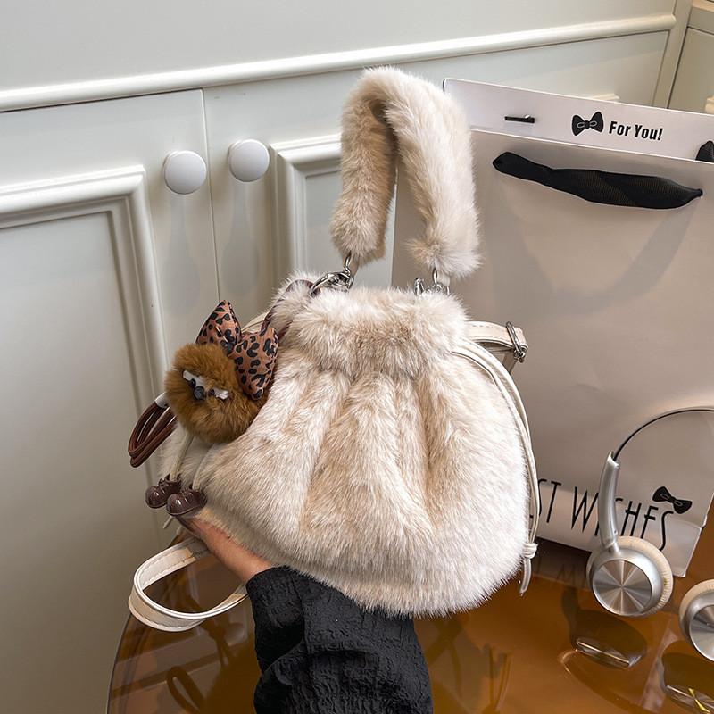 IELGY Ladies Messenger Bag Autumn Winter White Furry Bag