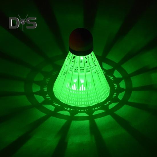 3/4 /8 Pcs LED Badminton Petecas Longa Duração Noite Visível Nylon Brilhante Petecas À Prova de Vento Iluminação Badminton para Jogo Noturno