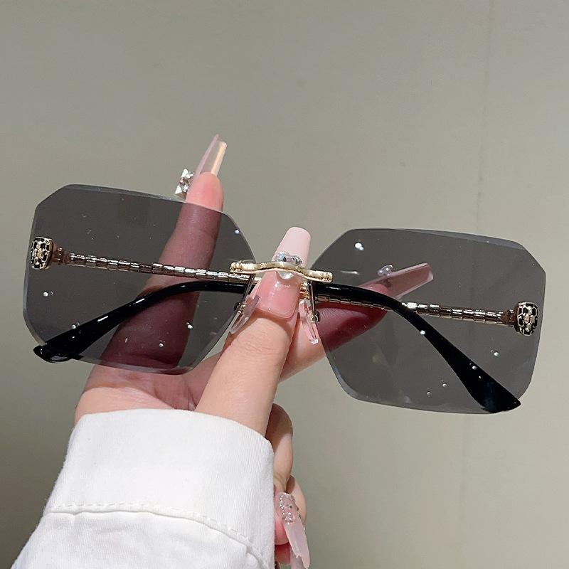 New  Metal Snake Sunglasses Women For Men Vintage Sun Glasses Steampunk Popular Outdoor Rimless Luxury Brand Designer Eyewear