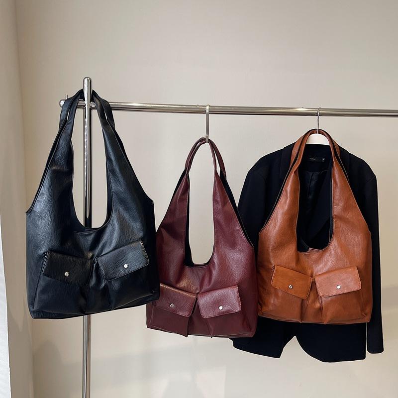Winter new fashion casual large capacity tote bag women's shoulder retro messenger bag commuter women's bag