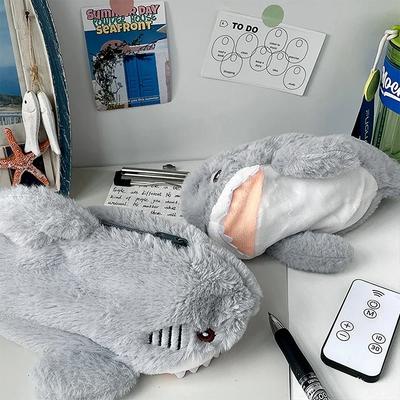 1 ADET Sevimli Peluş Köpekbalığı Kalem Kutusu Öğrenci Kırtasiye Okul Malzemeleri Kawaii Bebek Okula Dönüş Saklama Çantası Kalem Çantası Kırtasiye