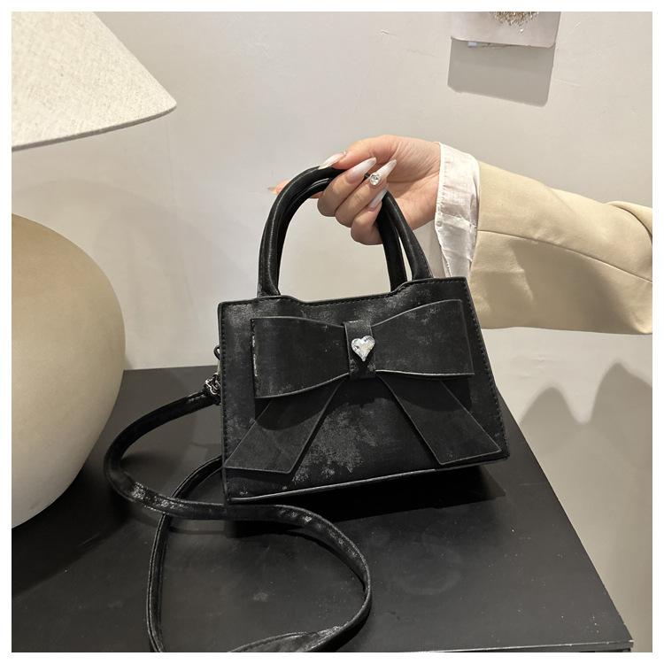 New Bag Women's 2025 New High-end Summer Versatile Shoulder Messenger Bag Portable Bow Small Square Bag