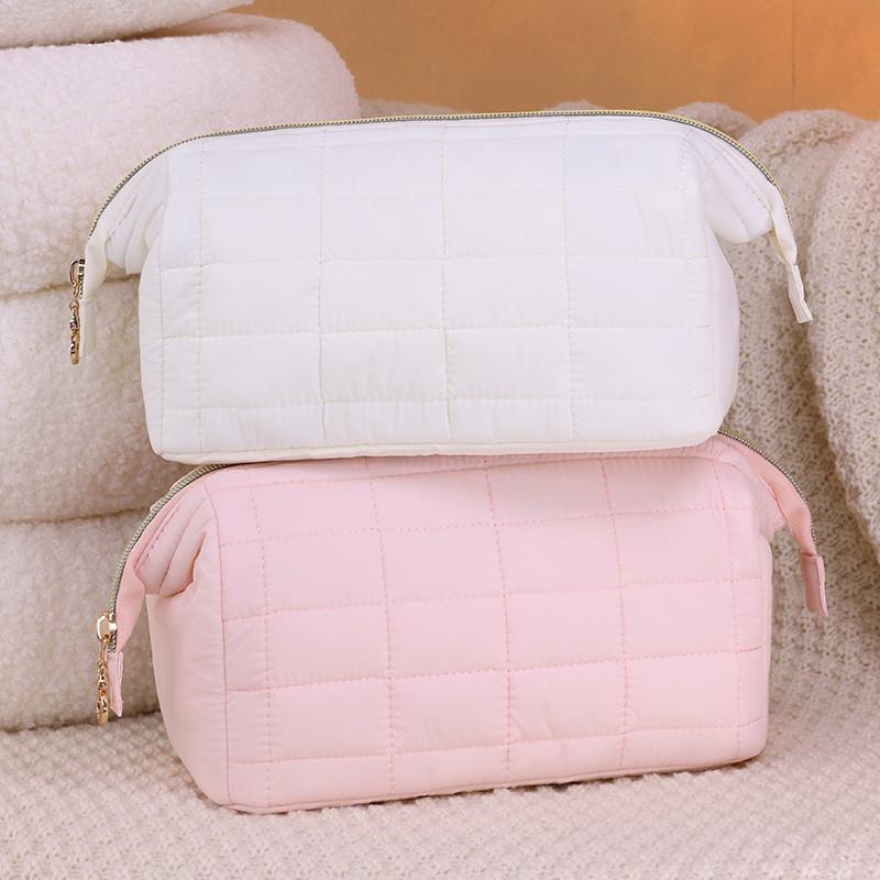 Urban Minimalist Cosmetic Bag With Thickened Design And Lightweight Fabric For Women And Men