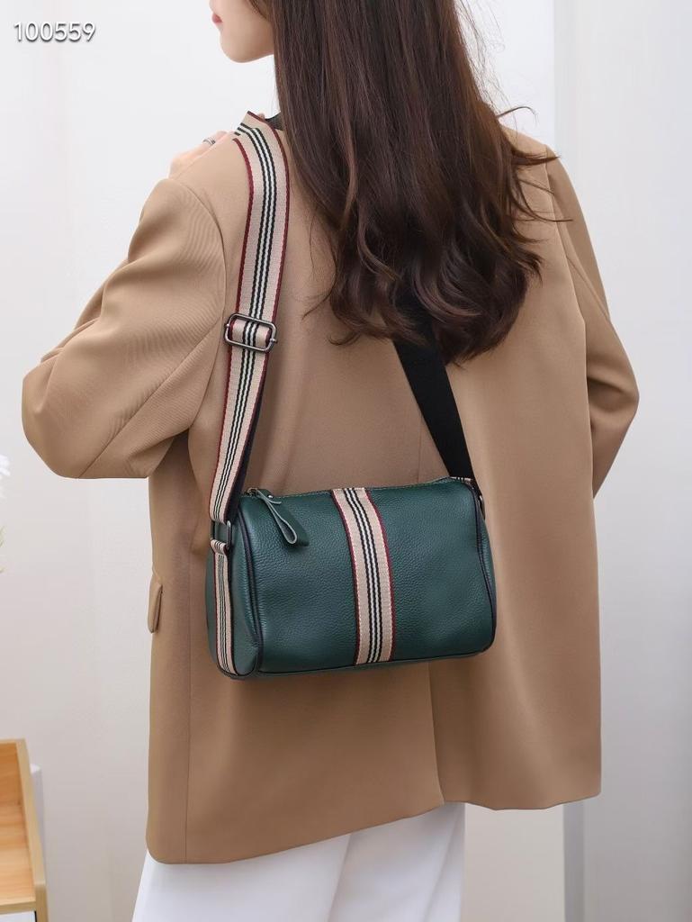 Factory fashion leather bag women's new fashion Boston pillow bag first layer cowhide shoulder messenger bag