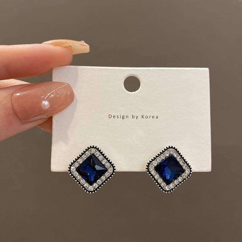 Retro French blue crystal square stud earrings women s light luxury simple celebrity earrings 925 silver needle earrings
