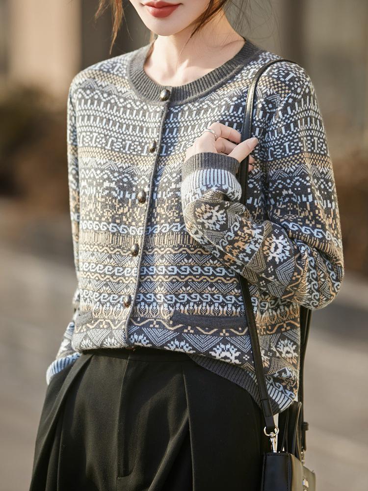 Women's Classic Fair Isle Wool Cardigan – Skin-Friendly, Warm, Versatile, and Retro, Perfect for Autumn and Winter