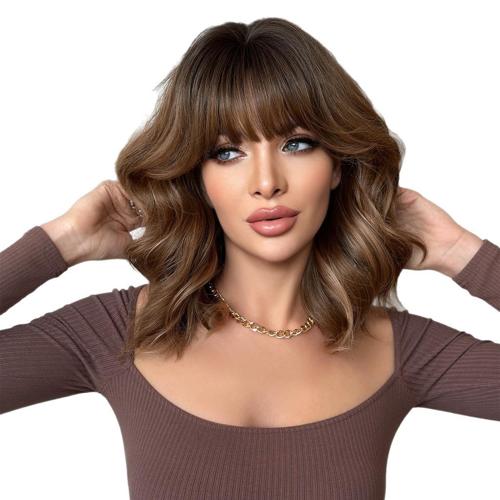 Synthetic Short Wavy Brown Wigs with Bangs Women Layered Hair with Dark Roots Daily Party Costume Heat Resistant Fibre