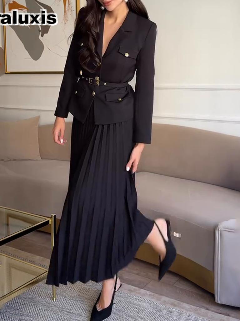 New Arrivals Women's Autumn Fashion Button Blazer & Pleated Skirt Set