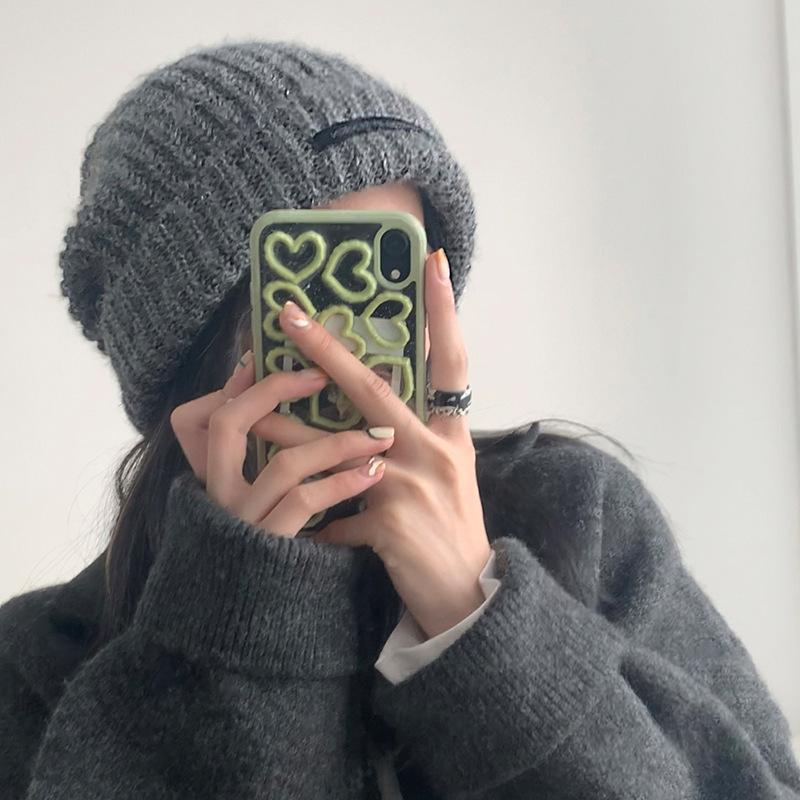 

Autumn and winter high-grade versatile knitted wool hat loose and thickened large head circumference showing face small pile hat one size fits all світло-сірого кольору