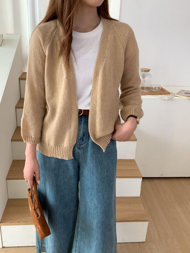 Knitted cardigan sweater loose casual lazy high sense solid color V-neck jacket women's thin spring and autumn trend