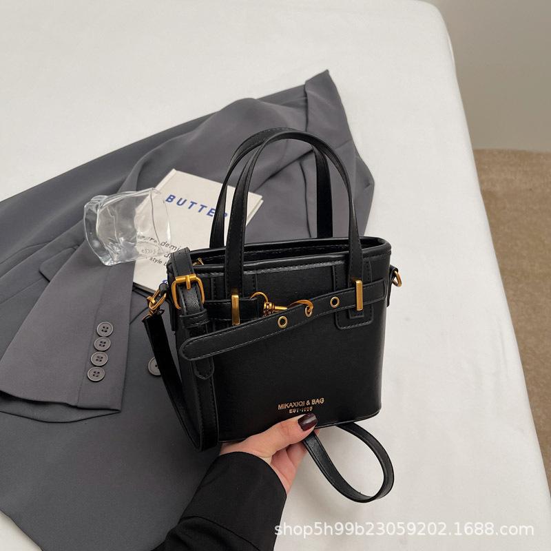 Autumn and winter simple portable bucket small bag new shoulder messenger bag commuter small bag