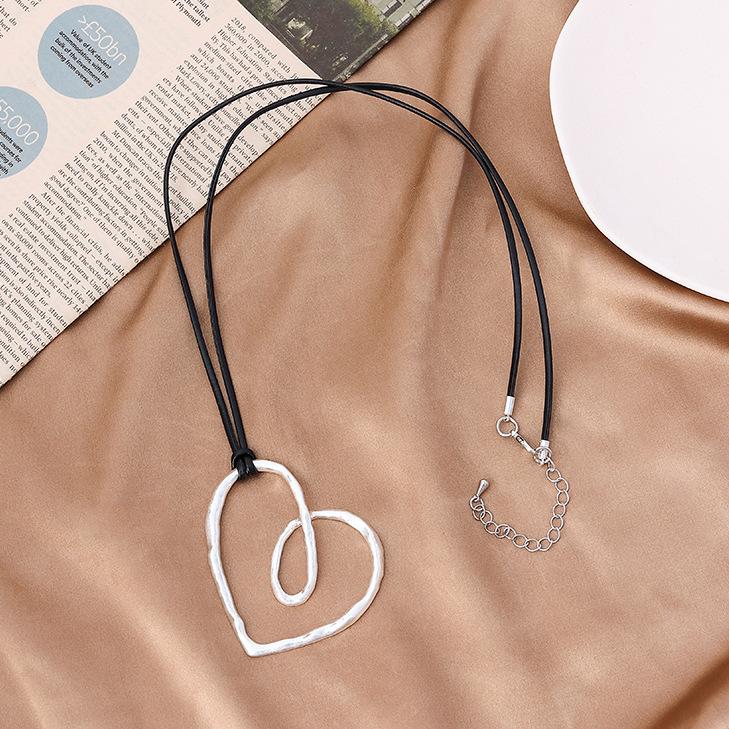Necklace Vintage Peach Heart Premium Sweater Chain Women'S Metal Long Necklace