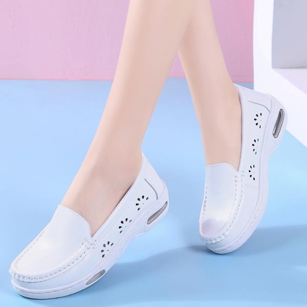 Fashion Summer Shoes Ladies Autumn Tennis Female Soft Genuine Leather Sneakers 2025 Fall Breathable Moccasins Nurse White White Sneakers