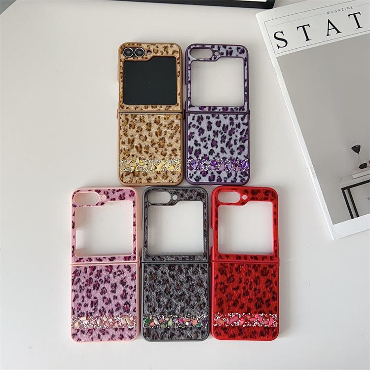 Applicable to Samsung ZFlip7 folding leopard print mobile phone case zflip6 plush splicing ZFlip5/4 anti-drop protective case