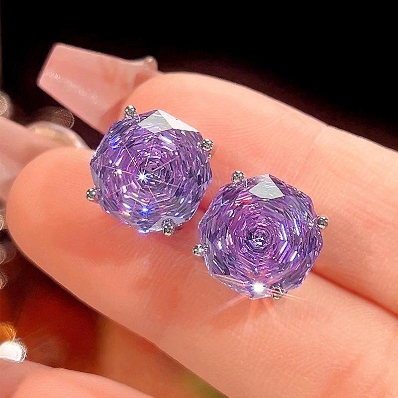 

Ювелирные изделия Медное основание Позолоченная Огранка «Миллениум» Темперамент Роланда Легкая роскошь Костюм Женский 16-12М