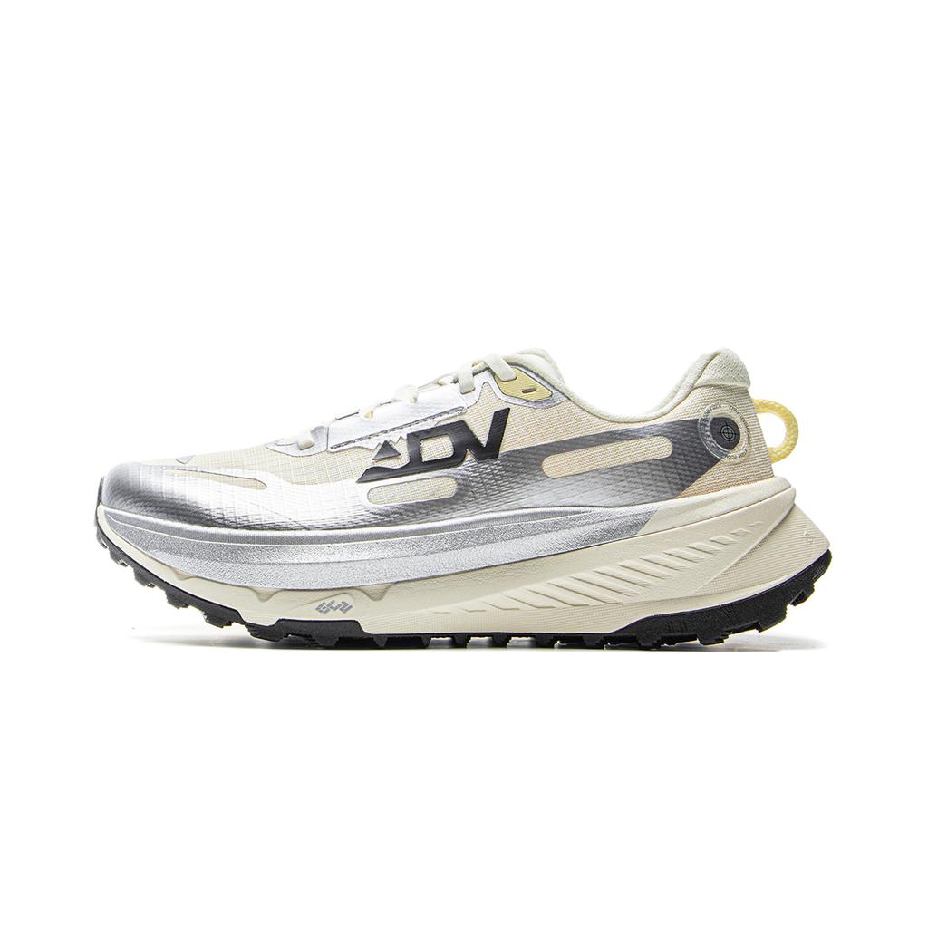 Li Ning Lu 2 Comfortable Trendy Non-Slip Durable Low-Top Trail Running Shoes Women sneaker Beige Silver ARNV010-3
