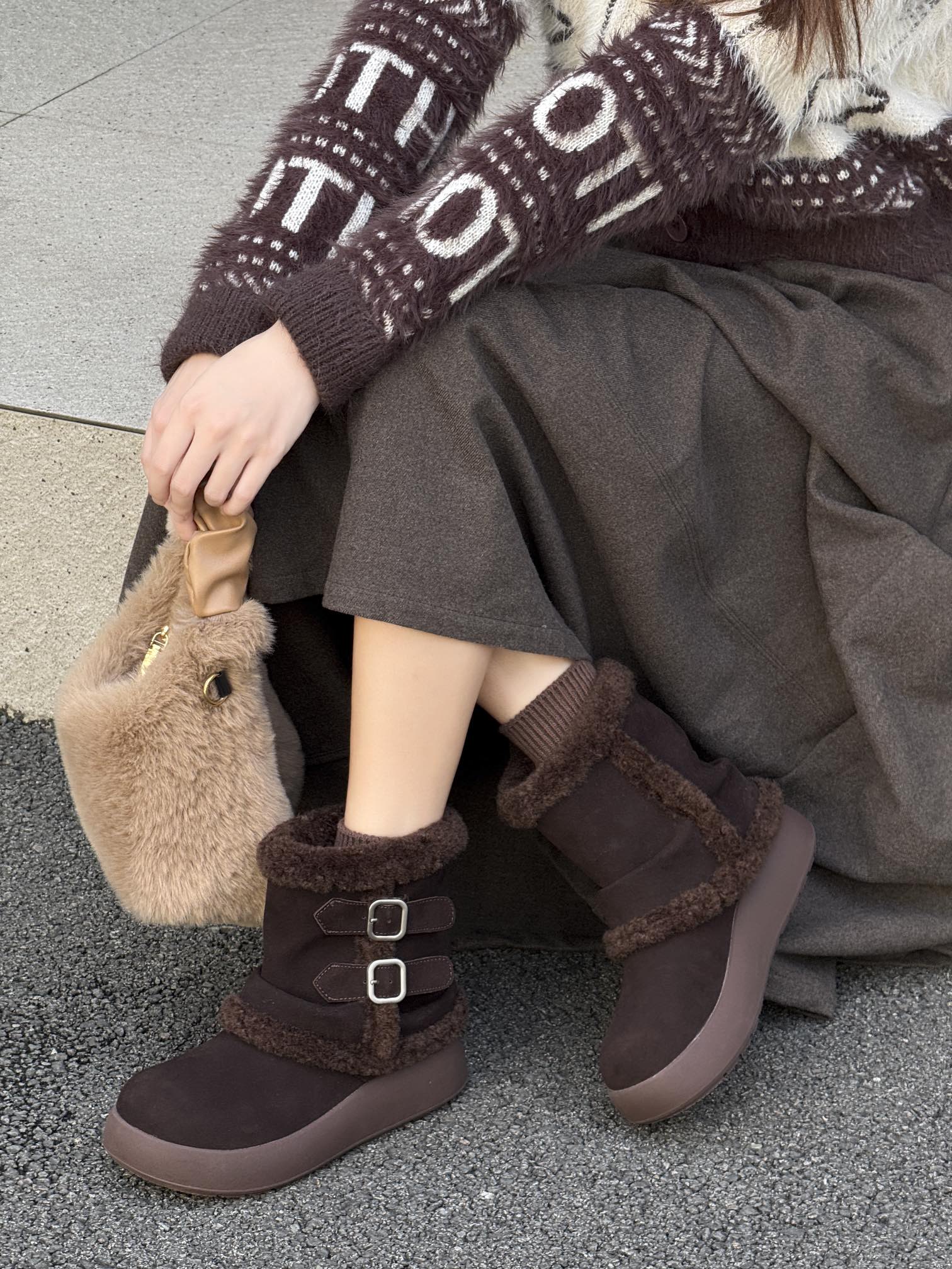 

Thick-soled medium tube snow boots women s 2025 autumn and winter new Altay fur integrated plush warm wool cotton shoes 35