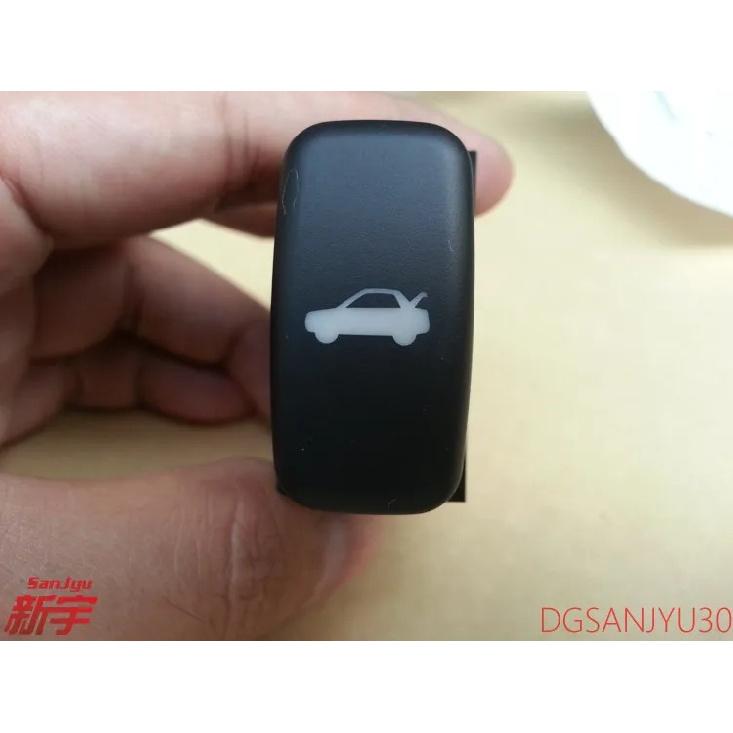 ВЫКЛЮЧАТЕЛЬ, ОТКРЫТИЕ КРЫШКИ БАГАЖНИКА, LancerCY0A/EVOXCZ4A приборная панель чехол/открывающая кнопка торцевая крышка/кнопка кнопка 8608A157