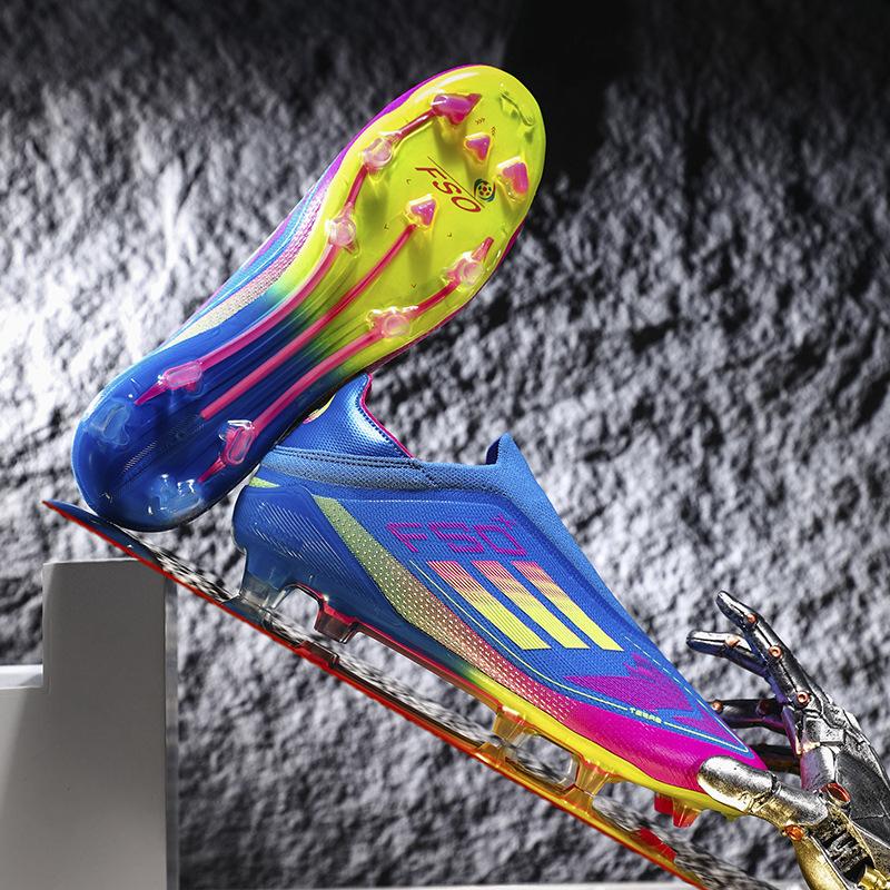 New Luo football shoes, boys and girls, girls, broken nails and spikes, competition training football shoes