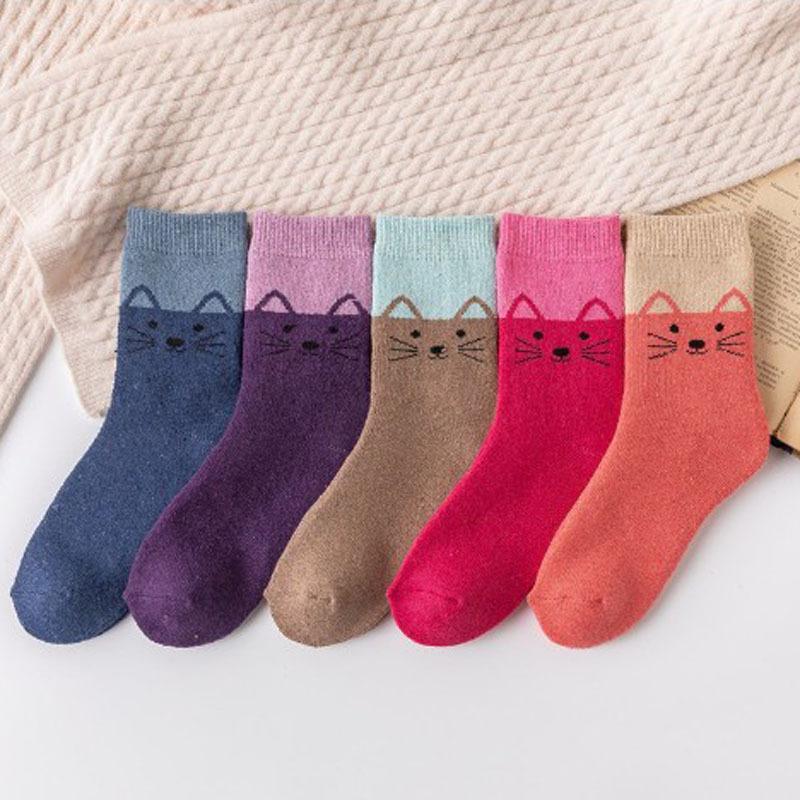 5/10 Pairs Comfortable Casual and Versatile Autumn Winter Thickened Mid Calf Wool Socks Cartoon Cat Fleece Socks Home Warmth Floor Socks