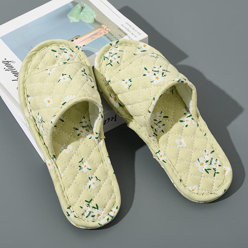 Stylish Quilted Indoor Fabric Slippers with Floral Pattern