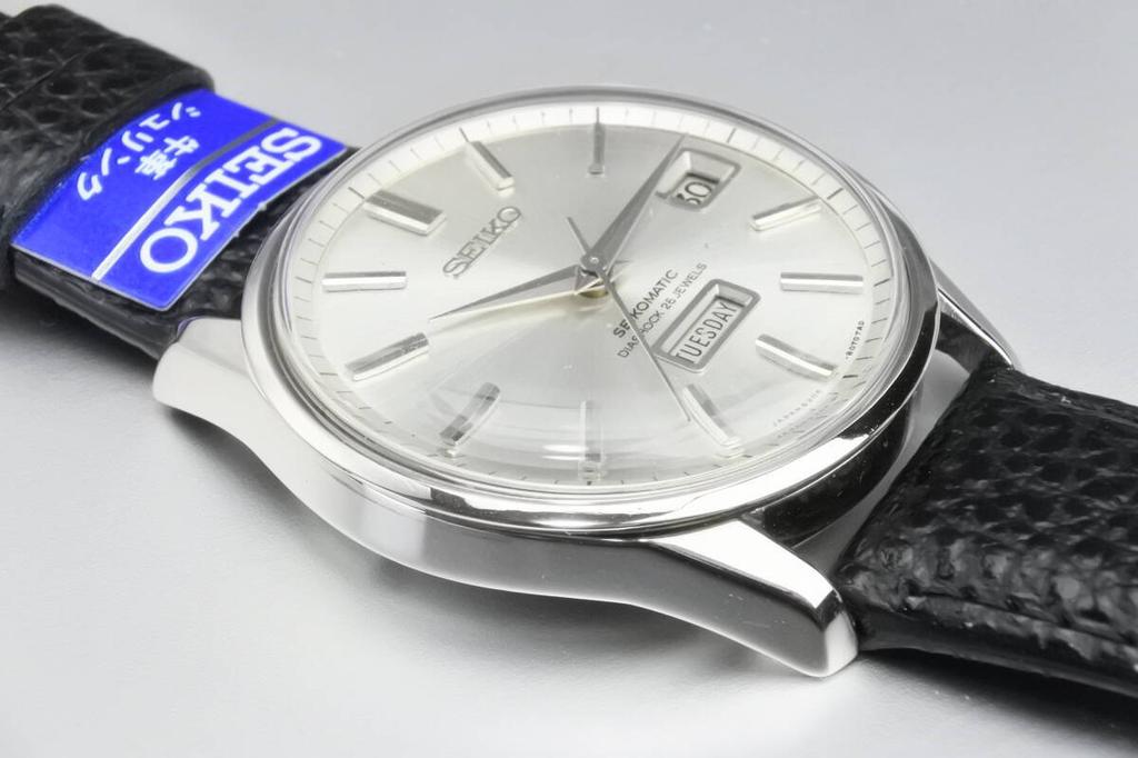 62 Series Weekdater 1965 SEIKO SeikoMatic 26 Jewels Automatic Watch Movement Japanese Masterpiece Ref. 6206-8040 Men's Gold-colored High-end