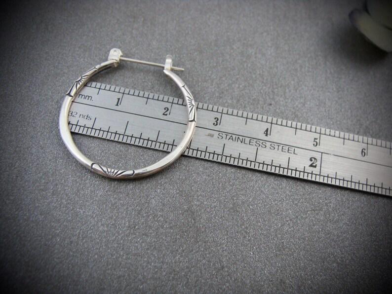 Hecheng Retro Geometric Large Hoop Earrings: Bold, Simple, and Stylish for a Unique Personality