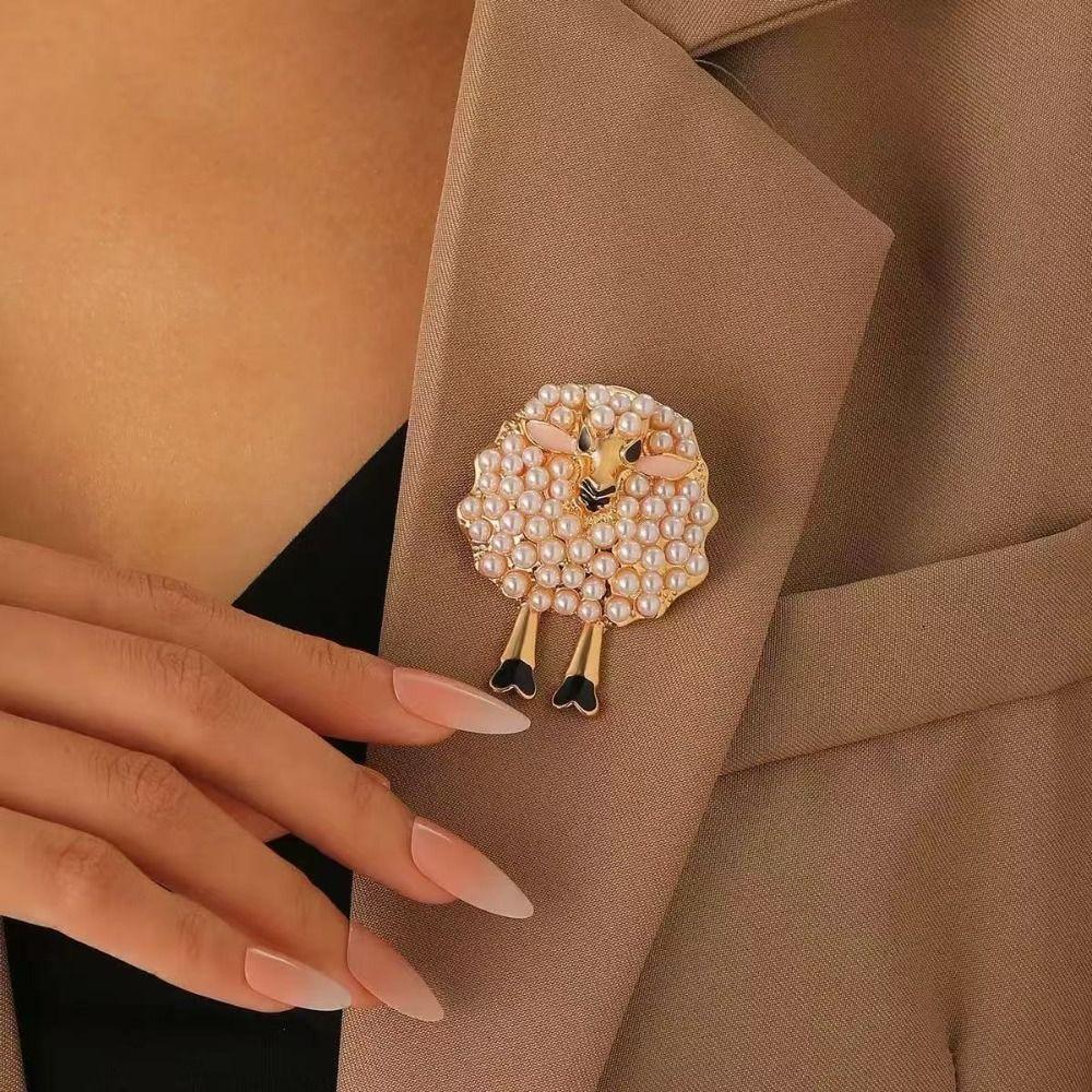 Zinc Alloy Pearl Brooch Full Drill Design Fashion Brooch Sheep Brooch For Bags Hats T-shirts Jeans