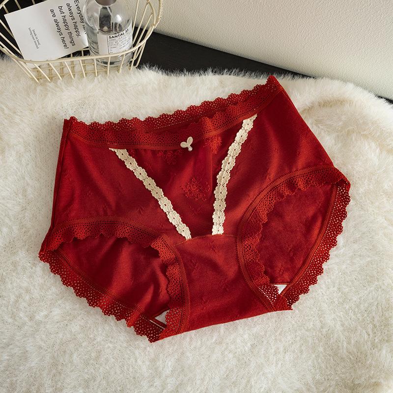 Lady Spring and Autumn New Sexy Lace Edge This Year Married Red Briefs