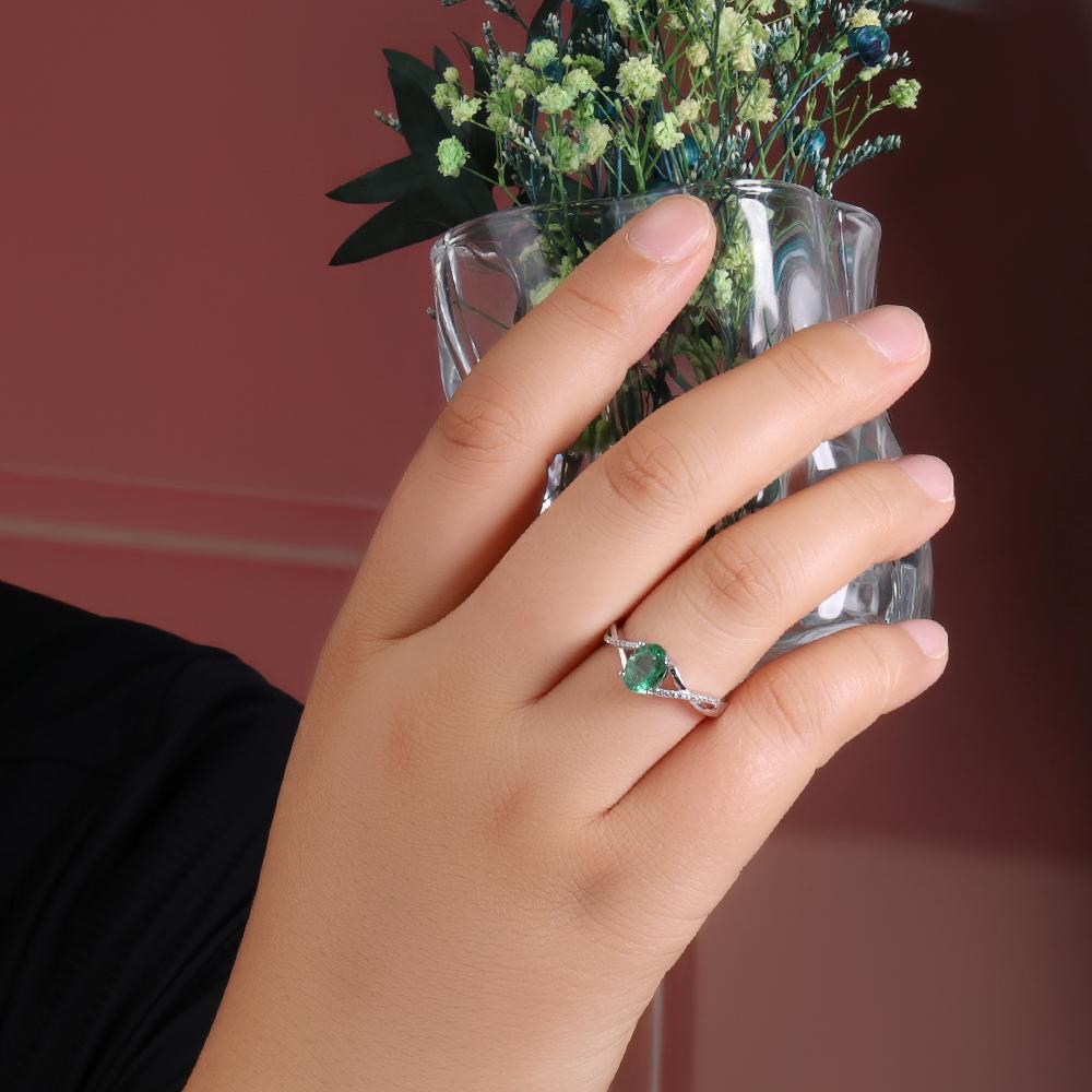Elegantní a ušlechtilý prsten z ryzího stříbra 925 s pravým drahokamem, přírodním smaragdem, jemný šperk pro ženy, zásnubní a výroční dárek