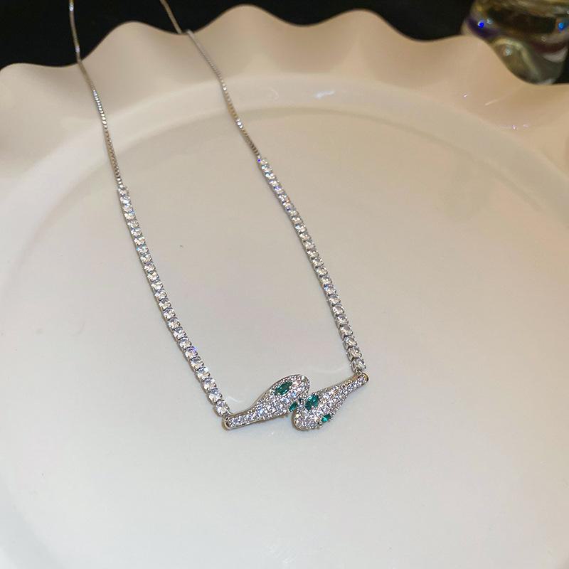 

Ожерелье в виде змеи, украшенное бриллиантами: Модная женская цепочка на ключицу с изысканным, легким и роскошным дизайном. Necklace серебряный