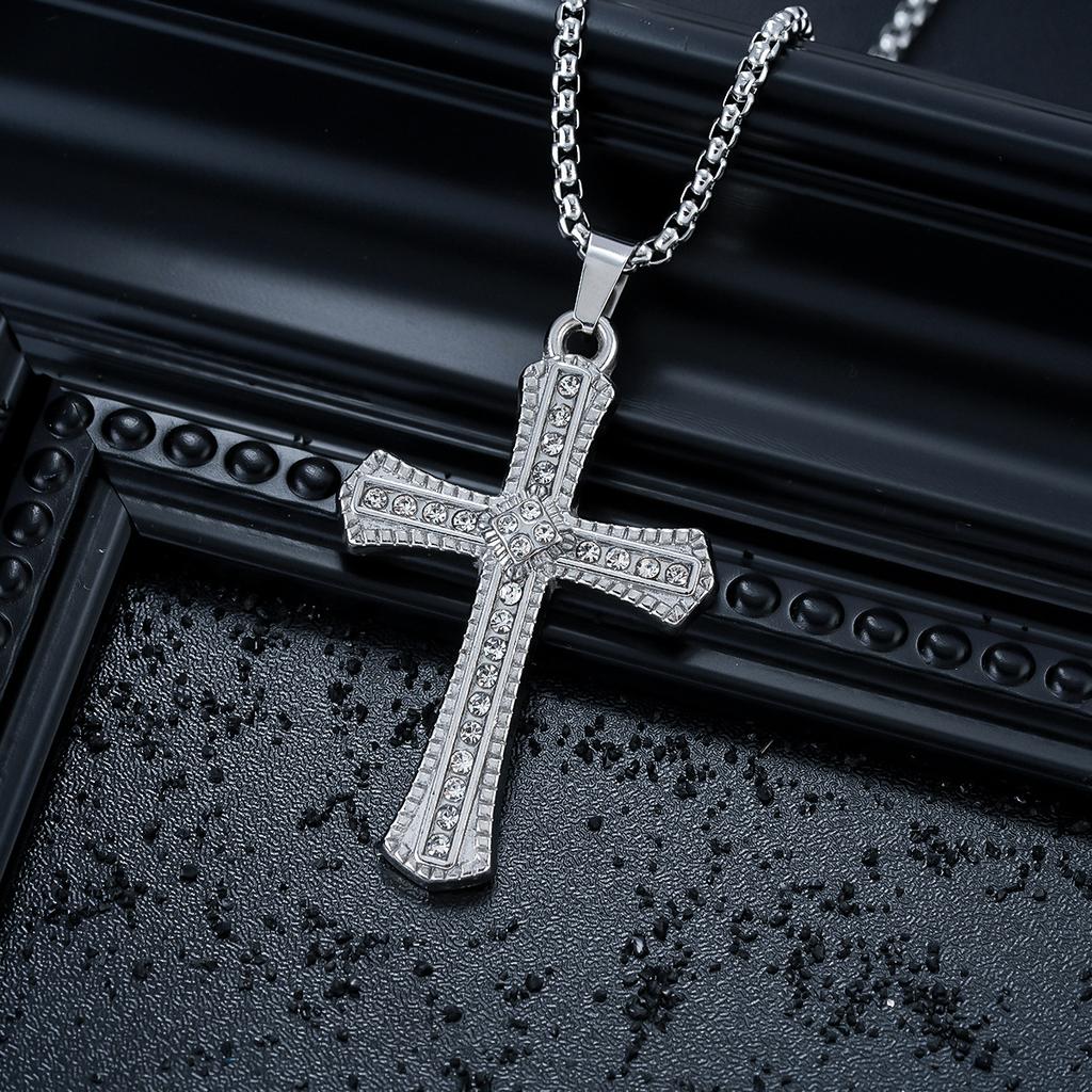 Six Winged Angel Pendant Necklace, Trendy and Personalized Accessories, Men's and Women's Retro Pendant Necklace