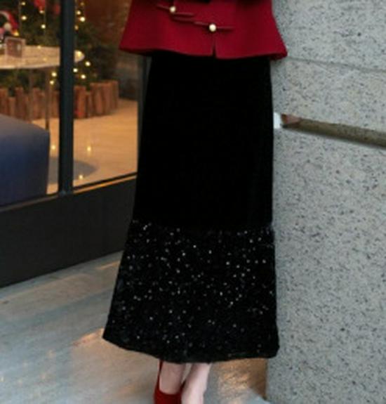 Elegant Chinese-Style Winter Knit Set: Red Frog Button Vest, Velvet Skirt, Base Layer S один юбки