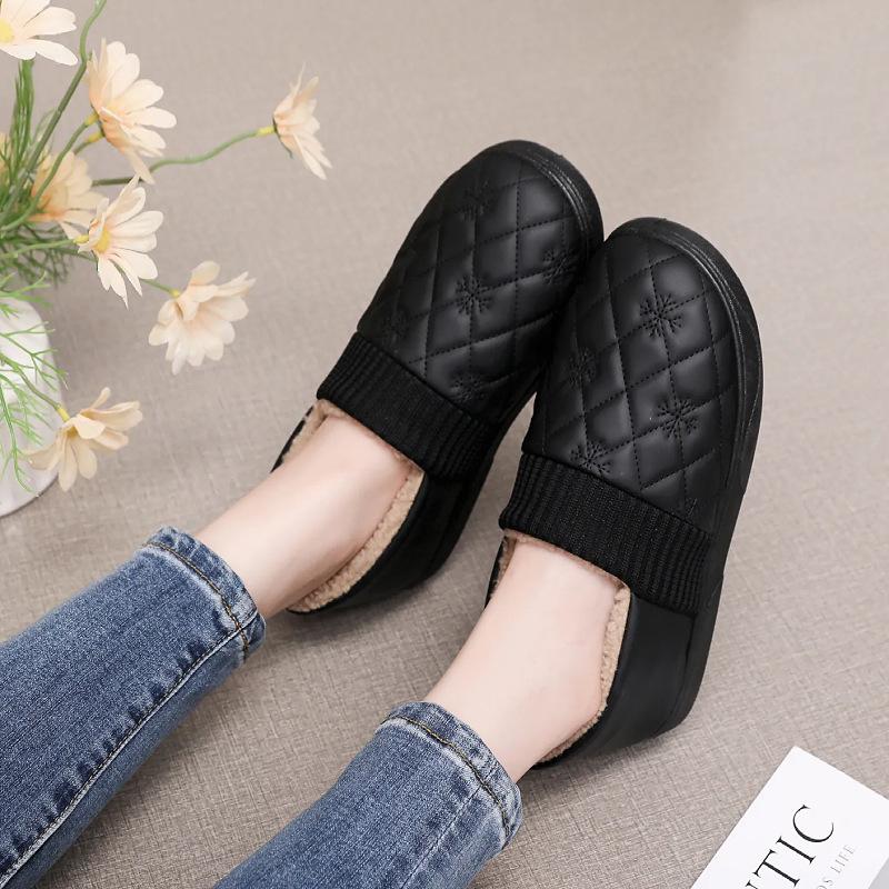2025 winter new women's cotton shoes velvet thickened middle-aged and elderly mother shoes short tube one pedal flat snow boots