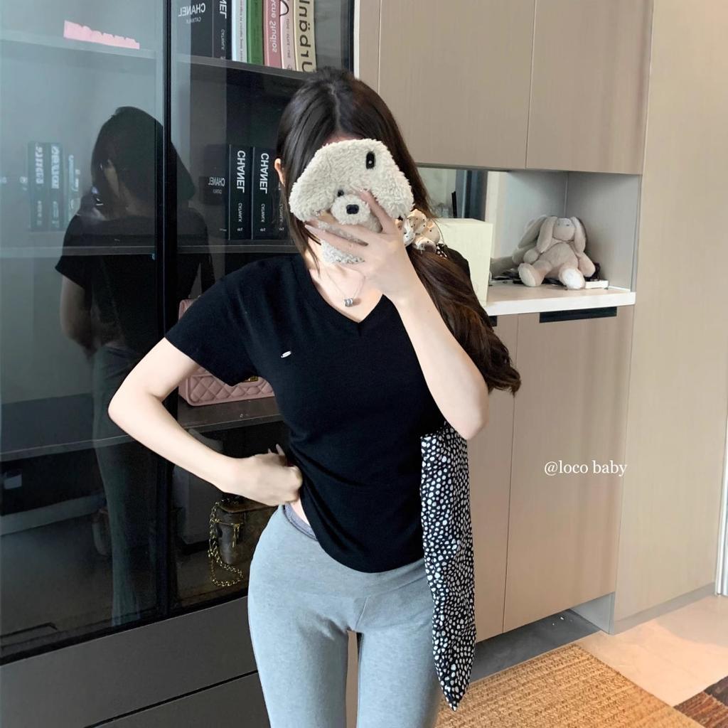 New Summer V-neck Front Shoulder Short-sleeved T-shirt for Women's Design, Pinching Waist To Make Them Look Slim and Short Top